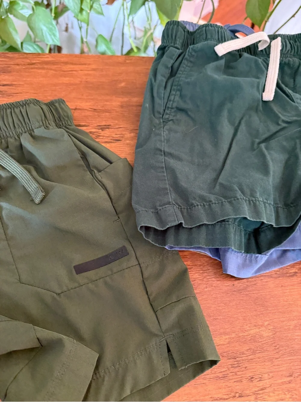 Old Navy Kids Shorts — Green, Dark Green, Tan, Blue size S (6-7) (4 pair)